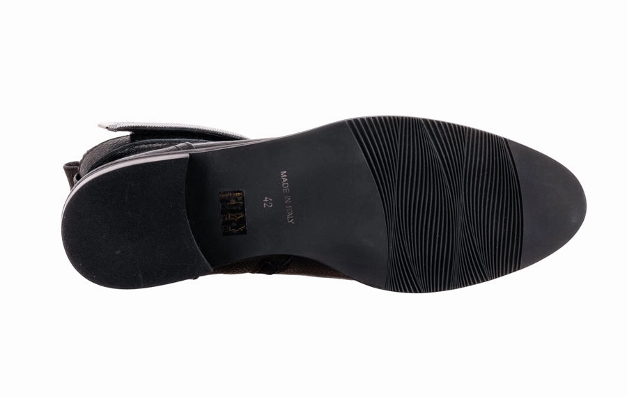 Eva Delphine Tuk Brogue