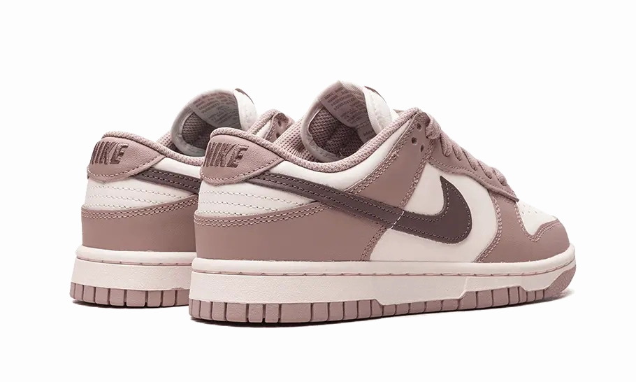 Nike Dunk Low Diffused Taupe Nike Waffle Debut Running Shoe