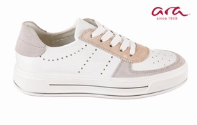 Ara Earthy Beige Wingtip Brogues With Jeans