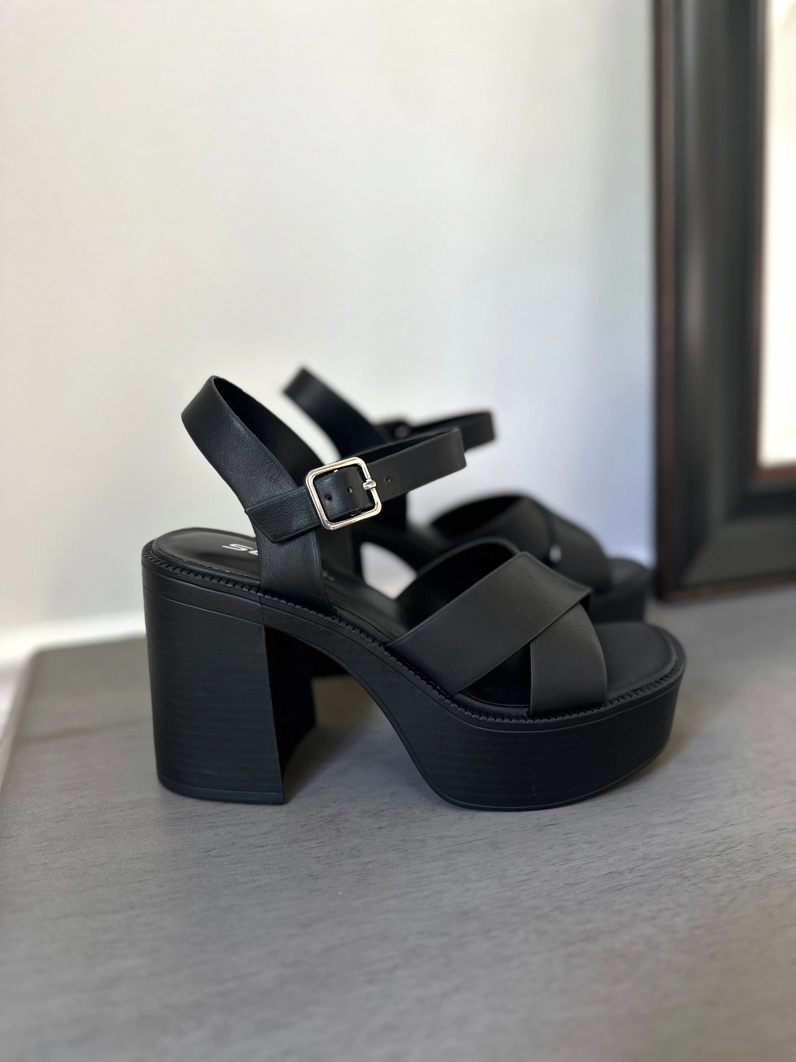 1950's Mary Jane Shoes Black Platform Heels