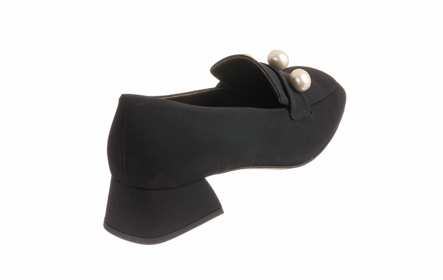 Br Akoya Pierced Loafers