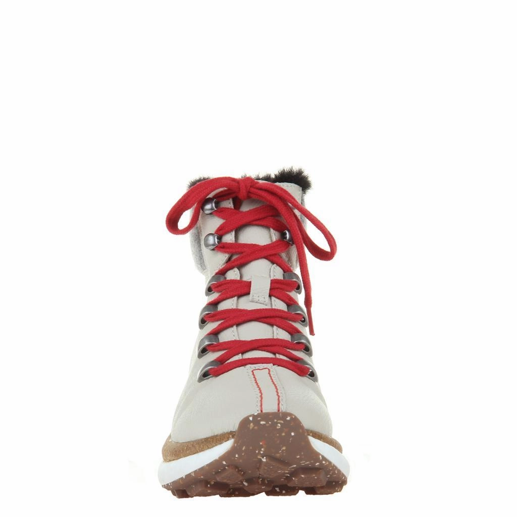 BUCKLY in KHAKI Sneaker Boots Terrex Eastrail Hiking