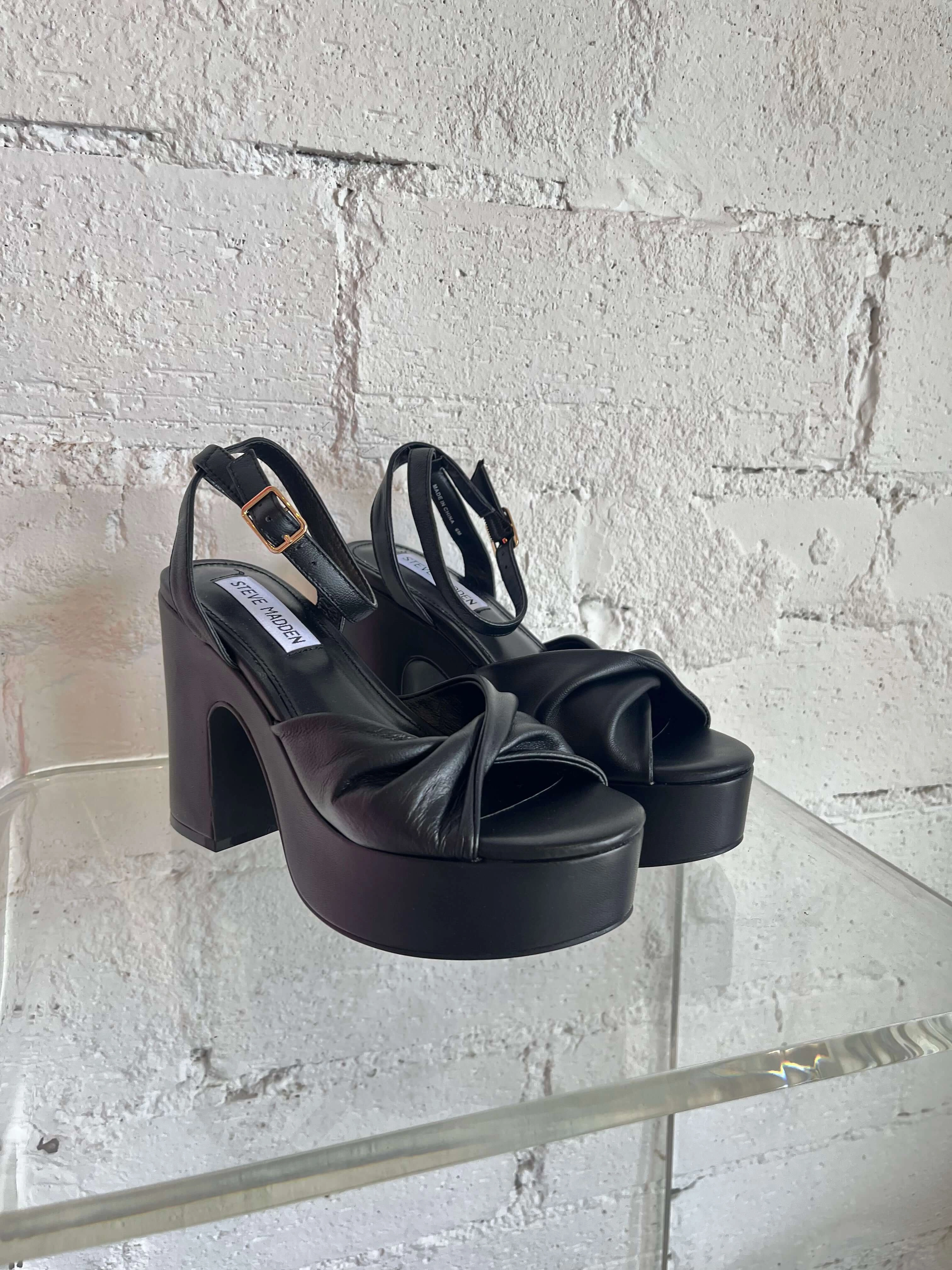 Mary Jane Type Shoes Caelan Platform