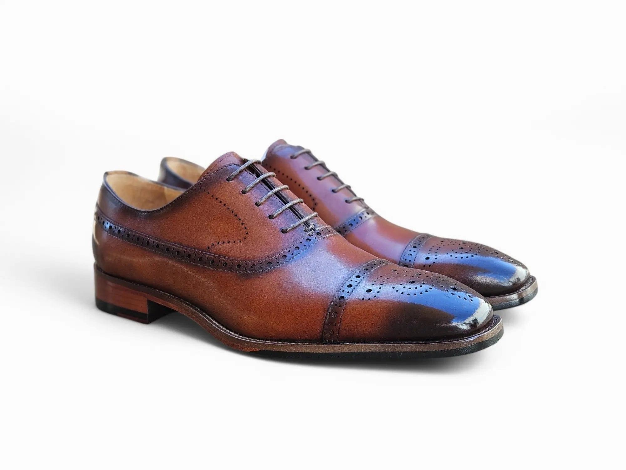 Oxfords Saddle Cap Toe Lace-up in Leather Sole