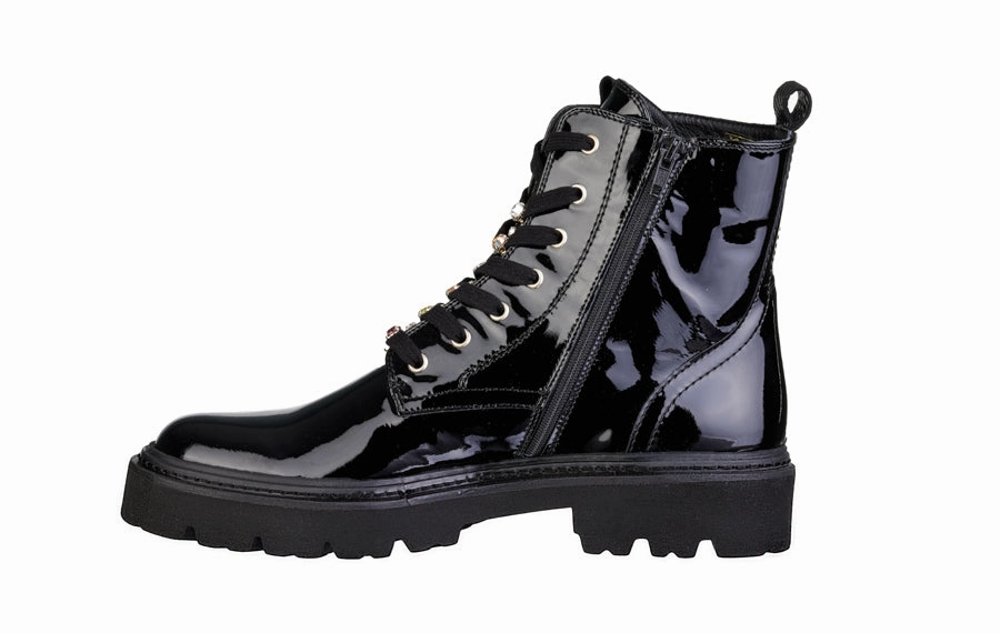 Don Lancia Black Pat