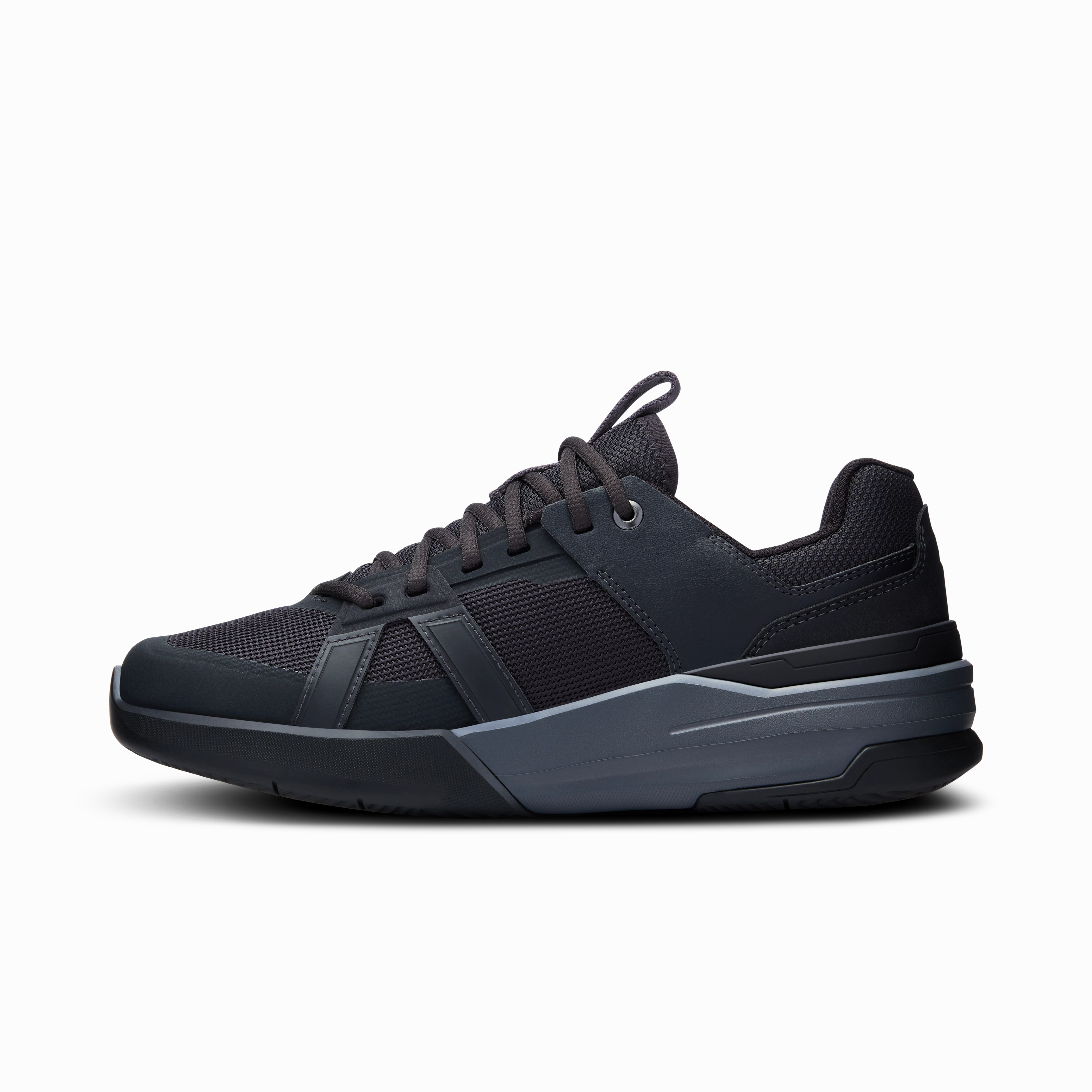 On Running The Roger Clubhouse Pro Youth Black Eclipse Barefoot Tennis Shoes