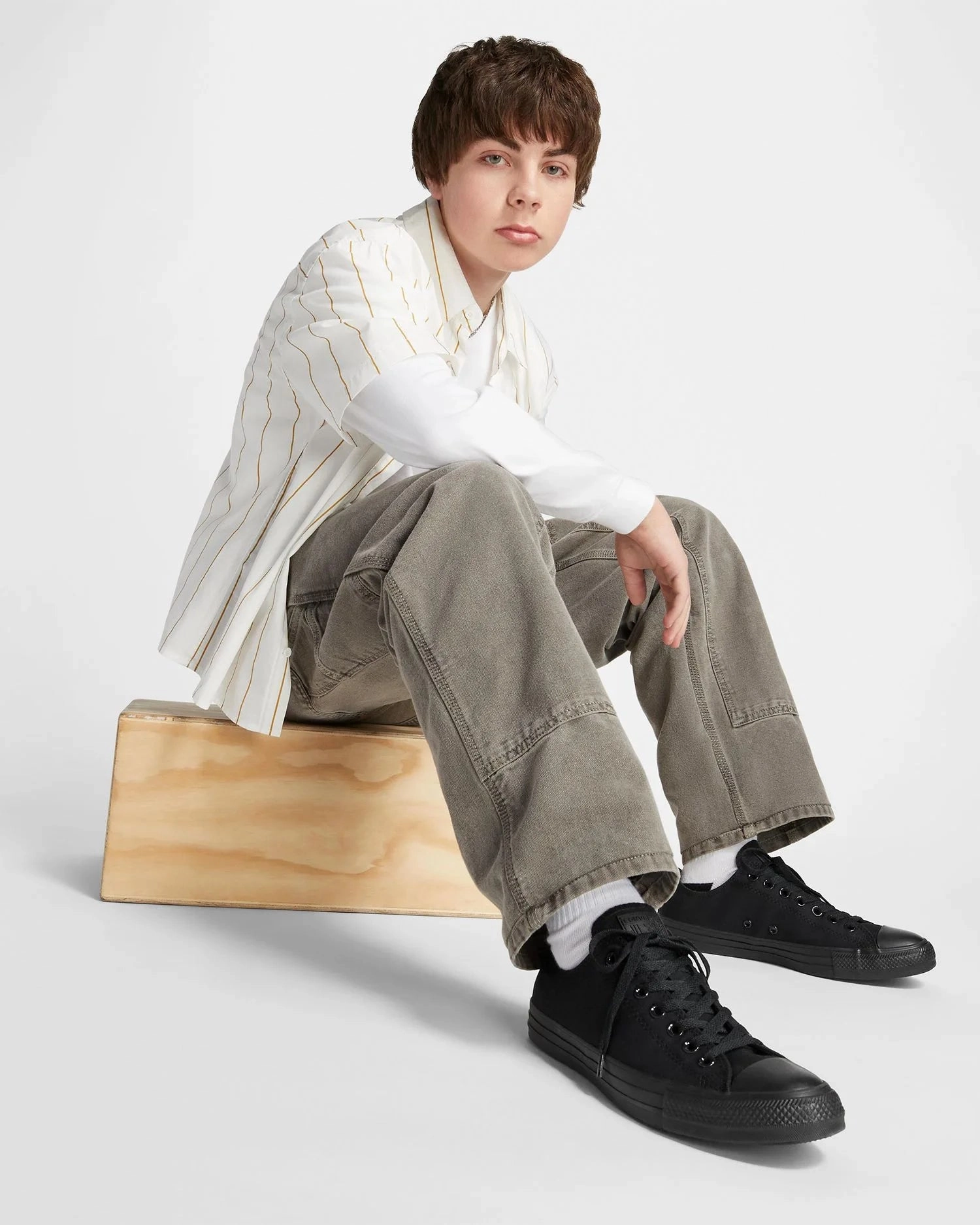 Converse Women's Chuck Taylor All Star Low Top Triple Black Shoe Basketball Shoes Socks