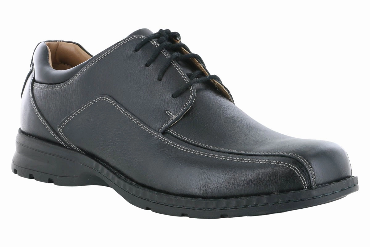 Dockers Trustee Oxford Black Oxfords With Holes