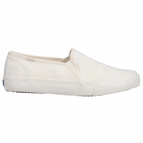 Embellished Slip On Shoes Double Decker Circle Crochet Slip On Sneakers