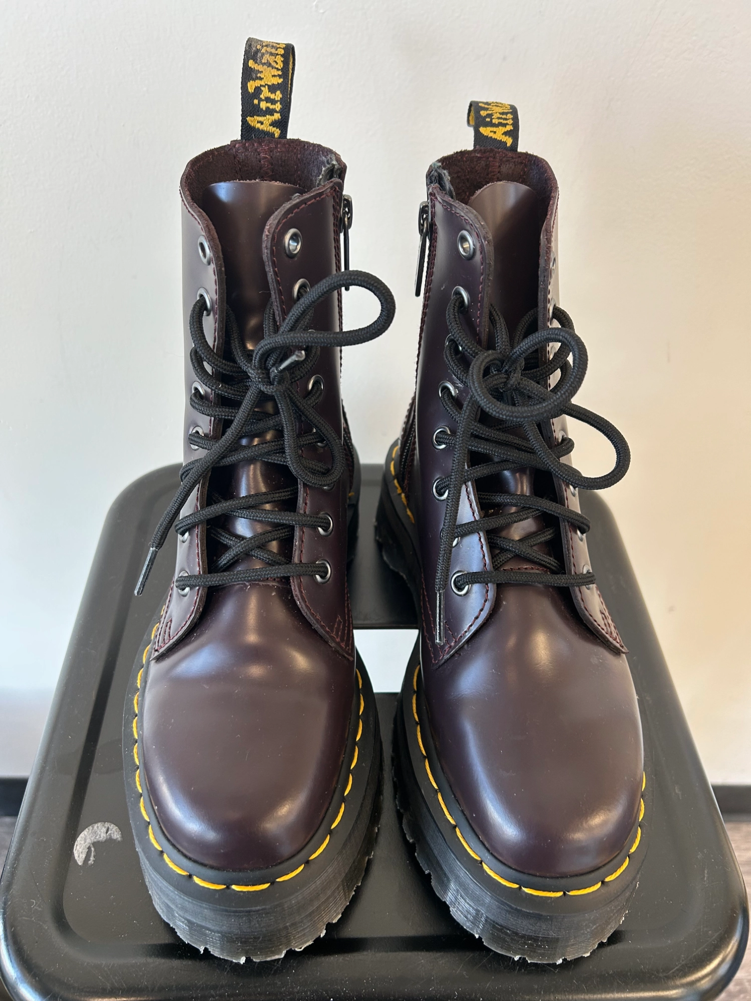 Dr Martens Boots Womens 6 Muddy Hiking Shoes