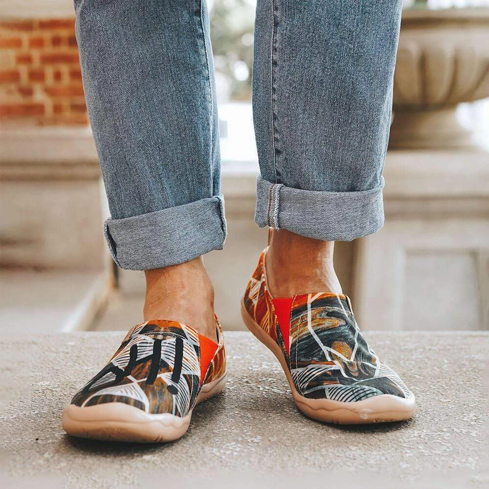 Scream Casual Shoes With Jeans And Shirt