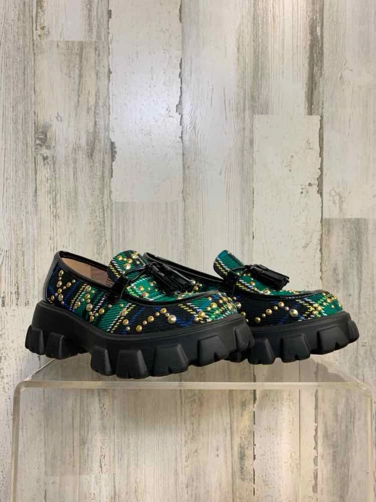 PRE-OWNED BETSY JOHNSON SHOES Shoe Size 8 GRN/BLK Plaid LOAFER Shoes Sheer Socks Loafers