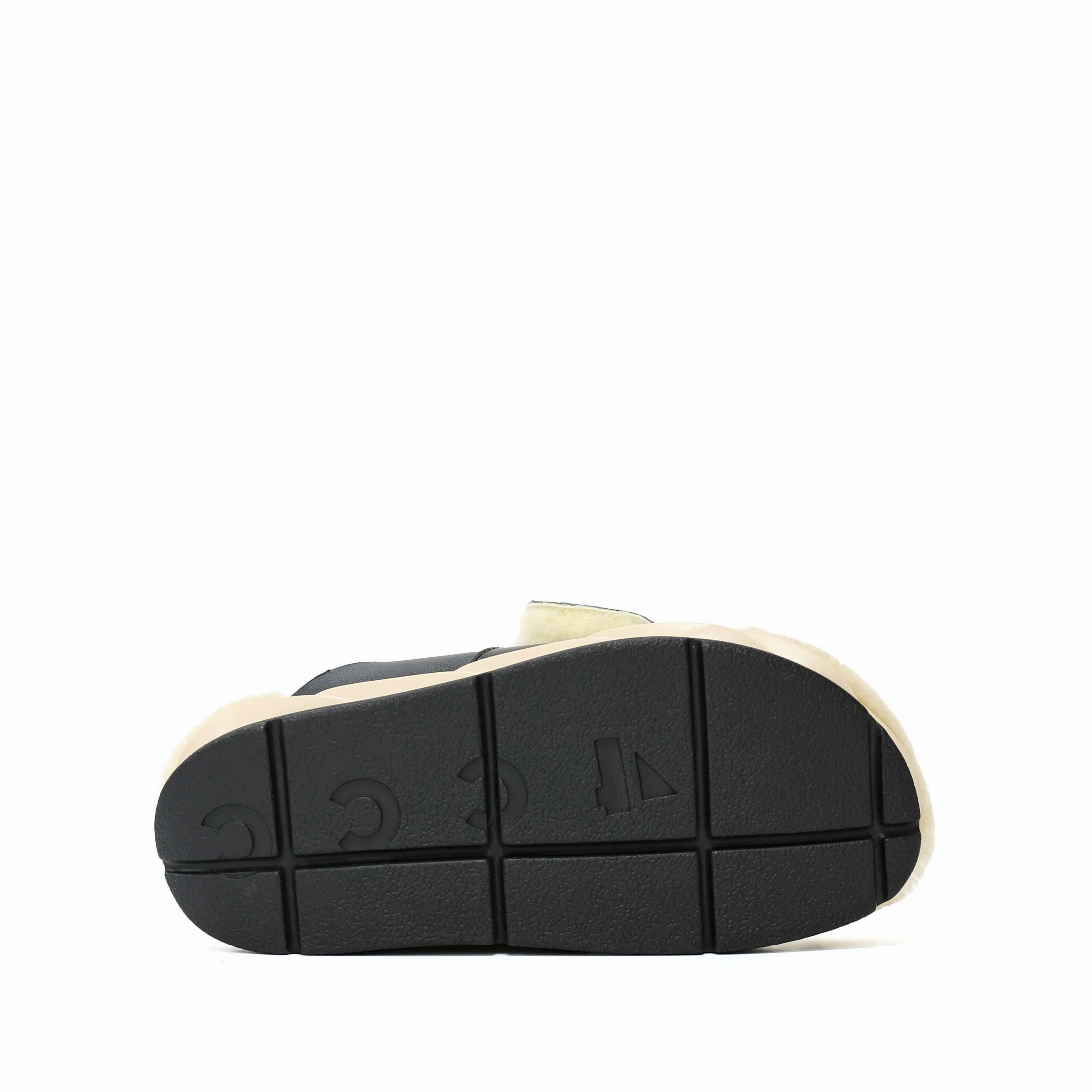 Plum Mary Jane Shoes 4CCCCEES Mellow Laze in Oreo/Shearling