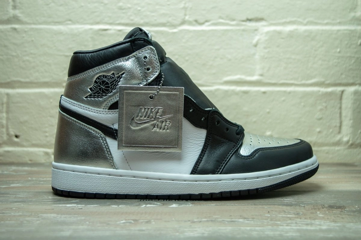 Nike Jordan Basketball Shoes Nike Air Jordan 1 Retro High Silver Toe CD0461 001
