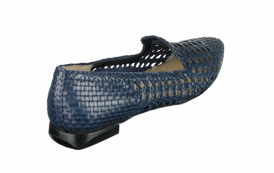 Street Style Loafers Outfit Br Grid Blue