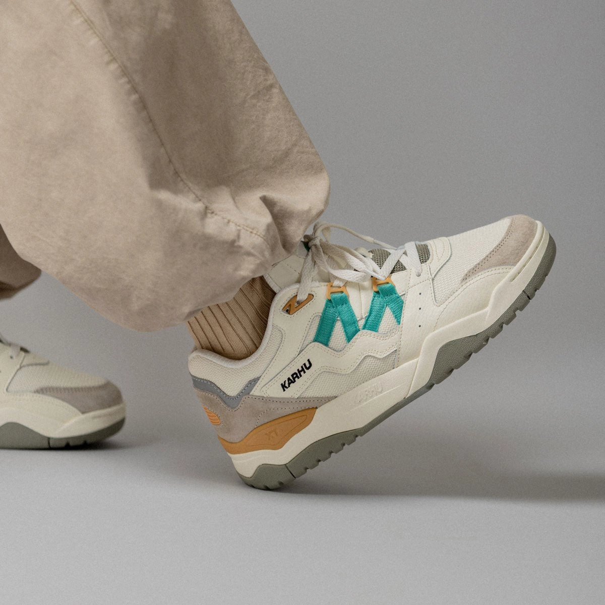 FUSION XT - SILVER LINING / WINTER GREEN Under Armour The Rock Training Shoes