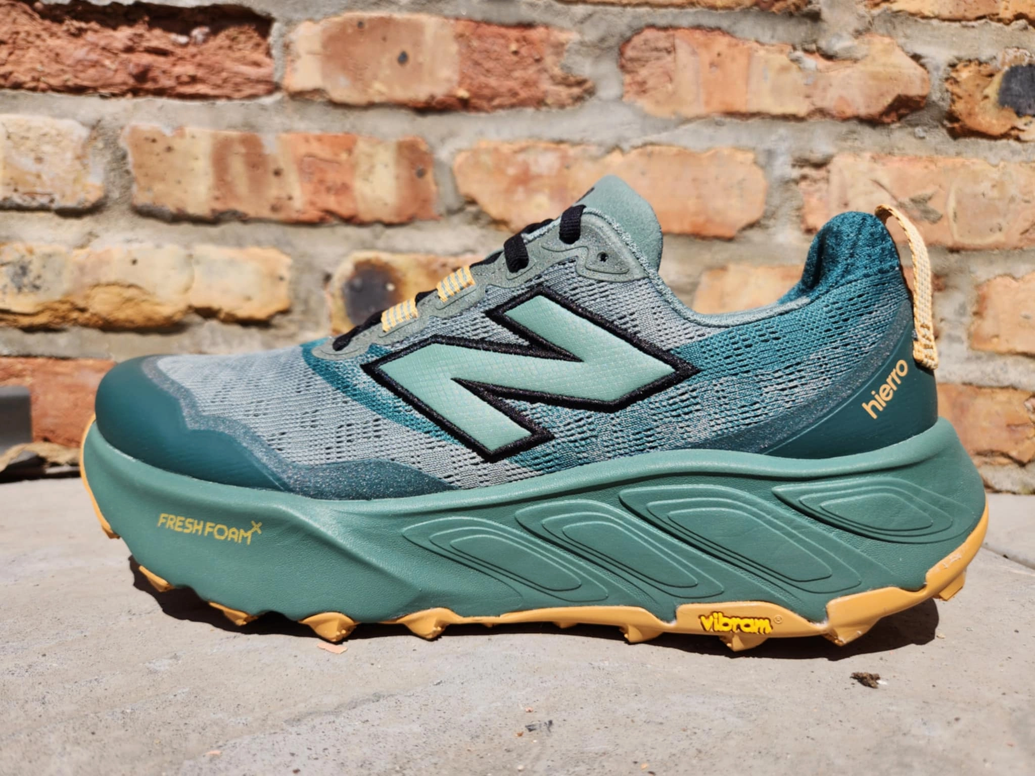Kway Hiking Shoes New Balance M Hierro v9