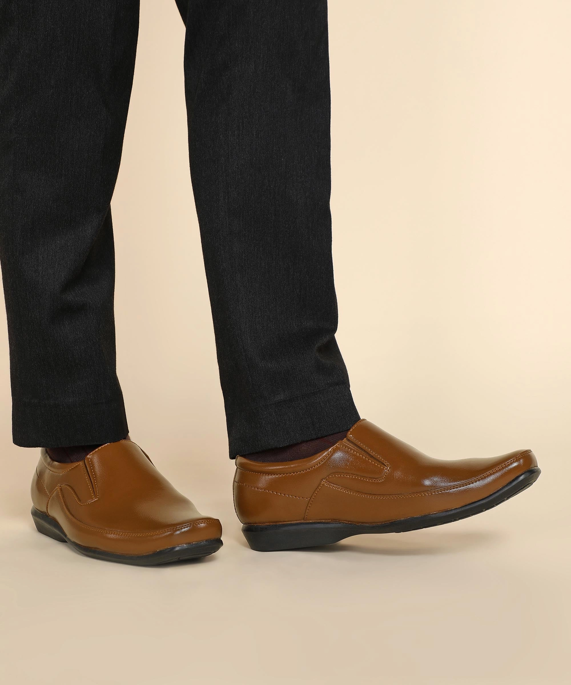 Holly Oxfords Paragon K11240G Men Formal Shoes | Corporate Office Shoes | Smart & Sleek Design | Comfortable Sole with Cushioning | Daily & Occasion Wear