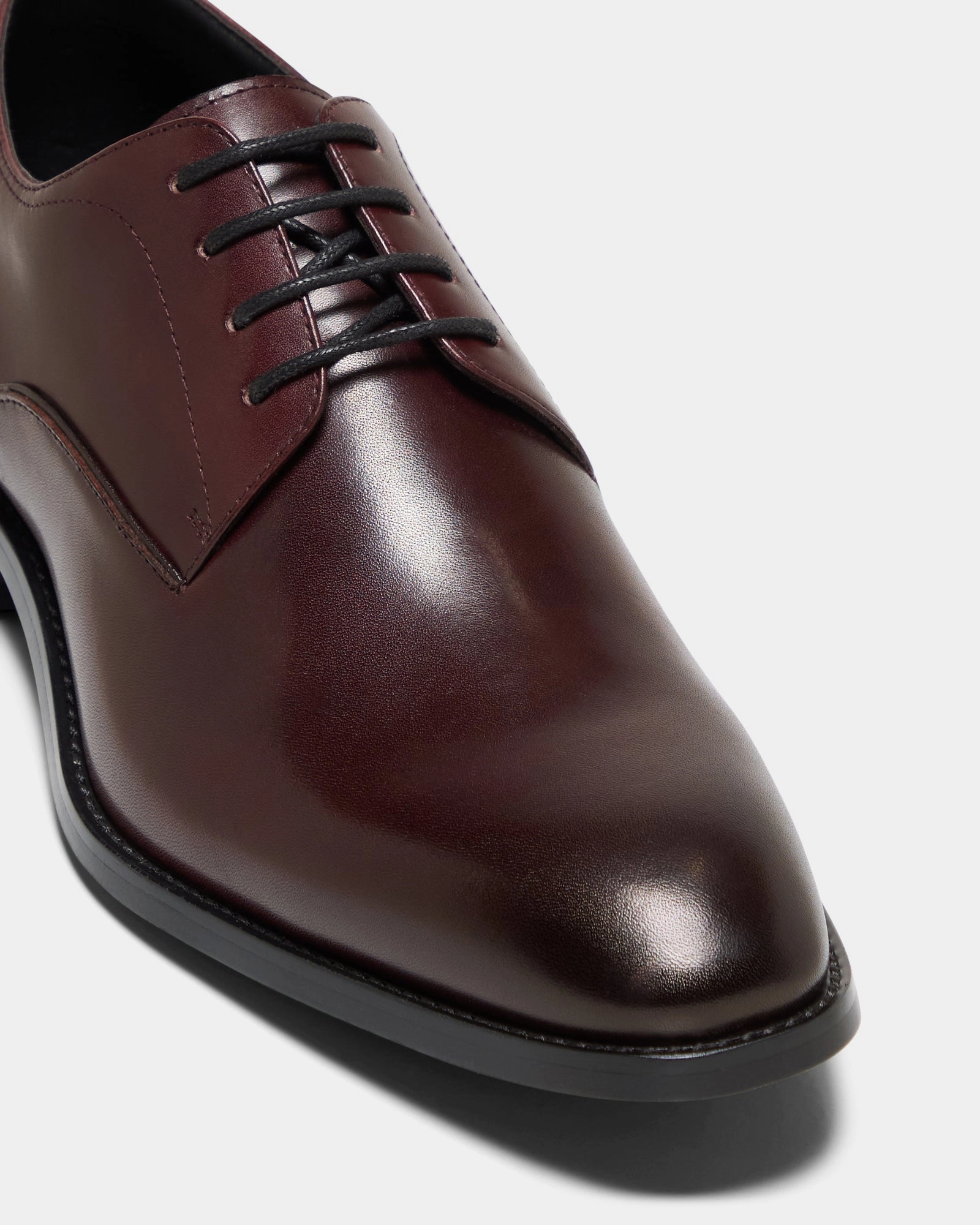Lace-up Clarks Shoes Joust Dark Burgundy