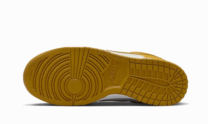Nike Dunk Low Next Nature Light Curry Nike Goretex Shoes
