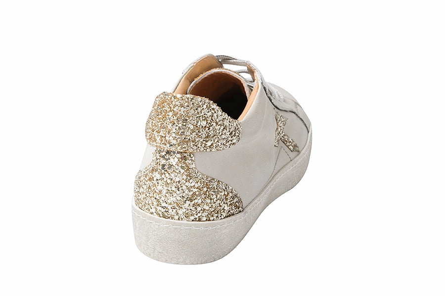 MC MARCH Brogues With A Suit