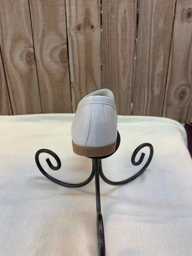 Loafers With Tights NWT JOURNEE COLLECTION SHOES 8 Gray LOAFER Shoes