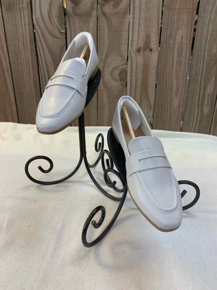 NWT JOURNEE COLLECTION SHOES 8 Gray LOAFER Shoes Nine West Loafers