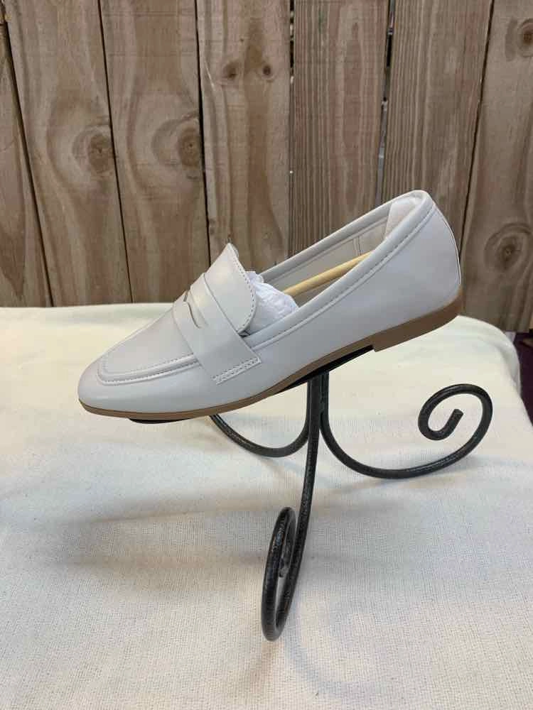 Nomasei Loafers NWT JOURNEE COLLECTION SHOES 8 Gray LOAFER Shoes