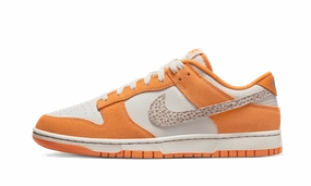 Huarache Nike Tennis Shoes Nike Dunk Low AS Safari Swoosh Kumquat