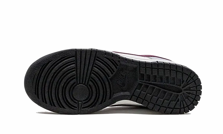 Nike Dunk Low Pale Ivory Redwood Nike Internationalist Shoe