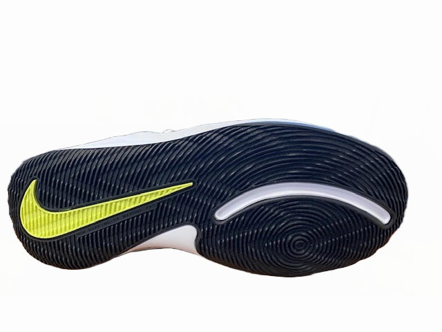 Nike Shoes For Couples Nike scarpa da pallacanestro da ragazzi Team Hustle 9 AQ4224 100 bianco nero