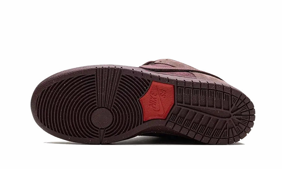 Nike SB Dunk Low City Of Love Burgundy Crush Nike Sideline Cheerleading Shoes