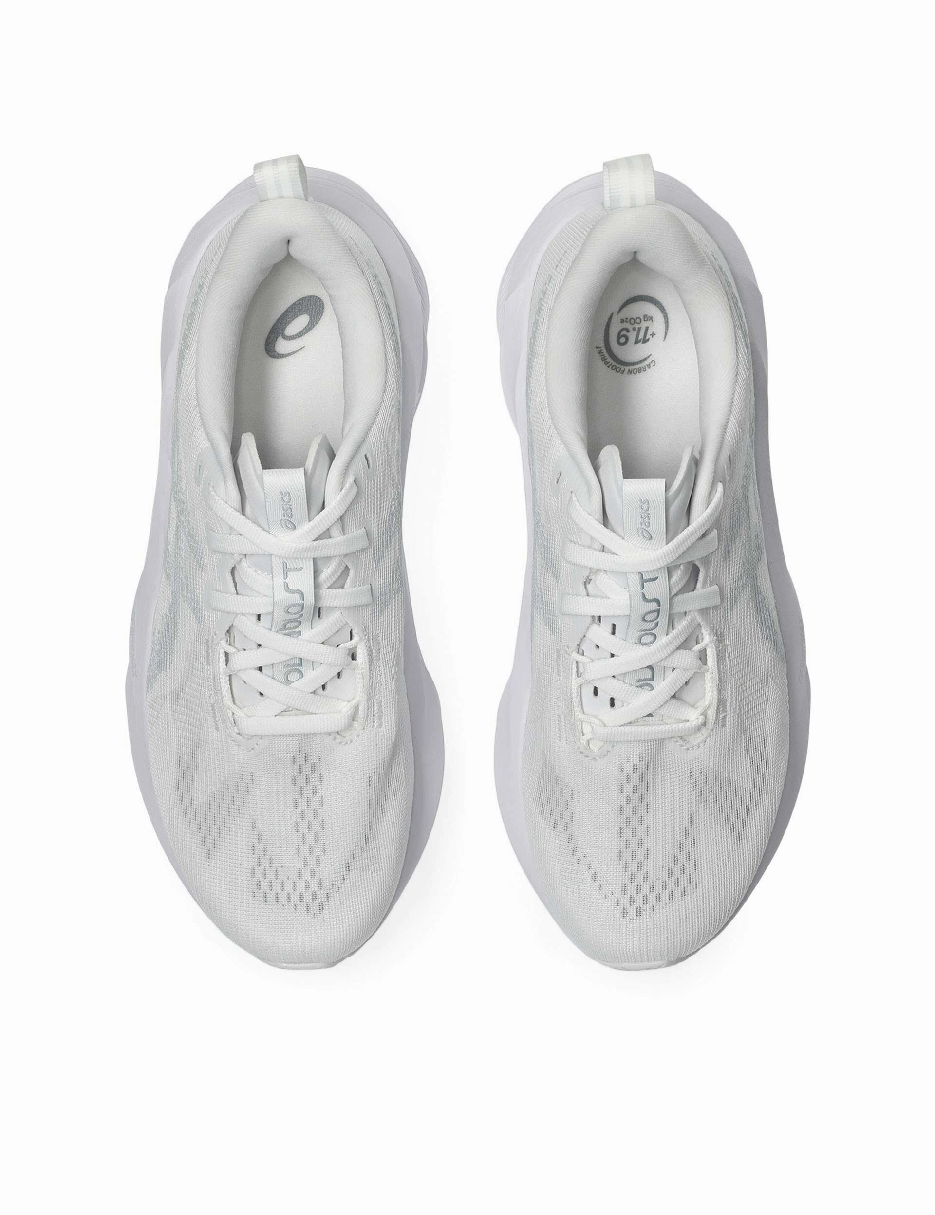 Novablast 5 - White/Piedmont Grey Saucony Vs Asics