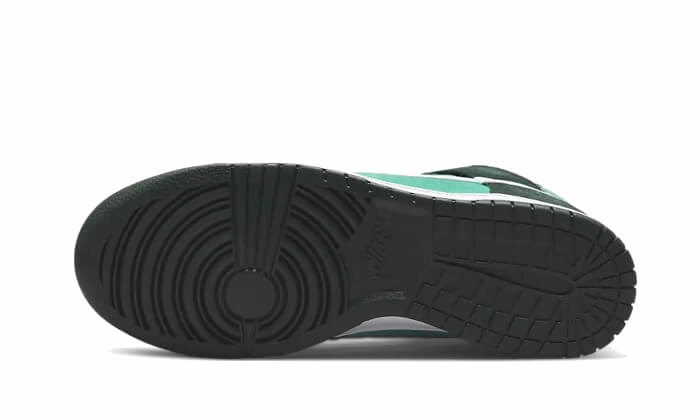 Nike Dunk High Retro SE Athletic Club Nike Dunk Low Twist Shoes