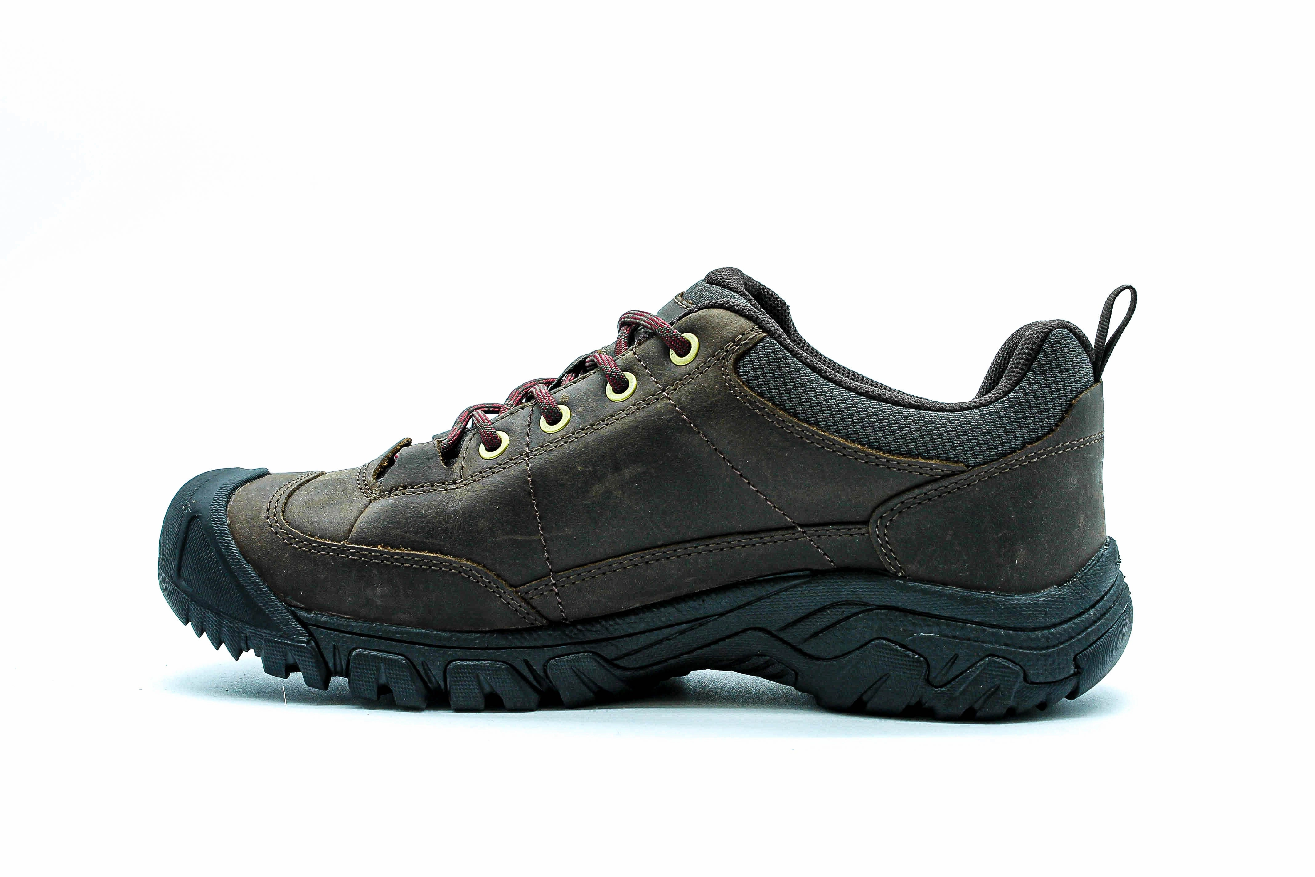 Comfortable Tuxedo Oxfords KEEN. TARGHEE III OXFORD