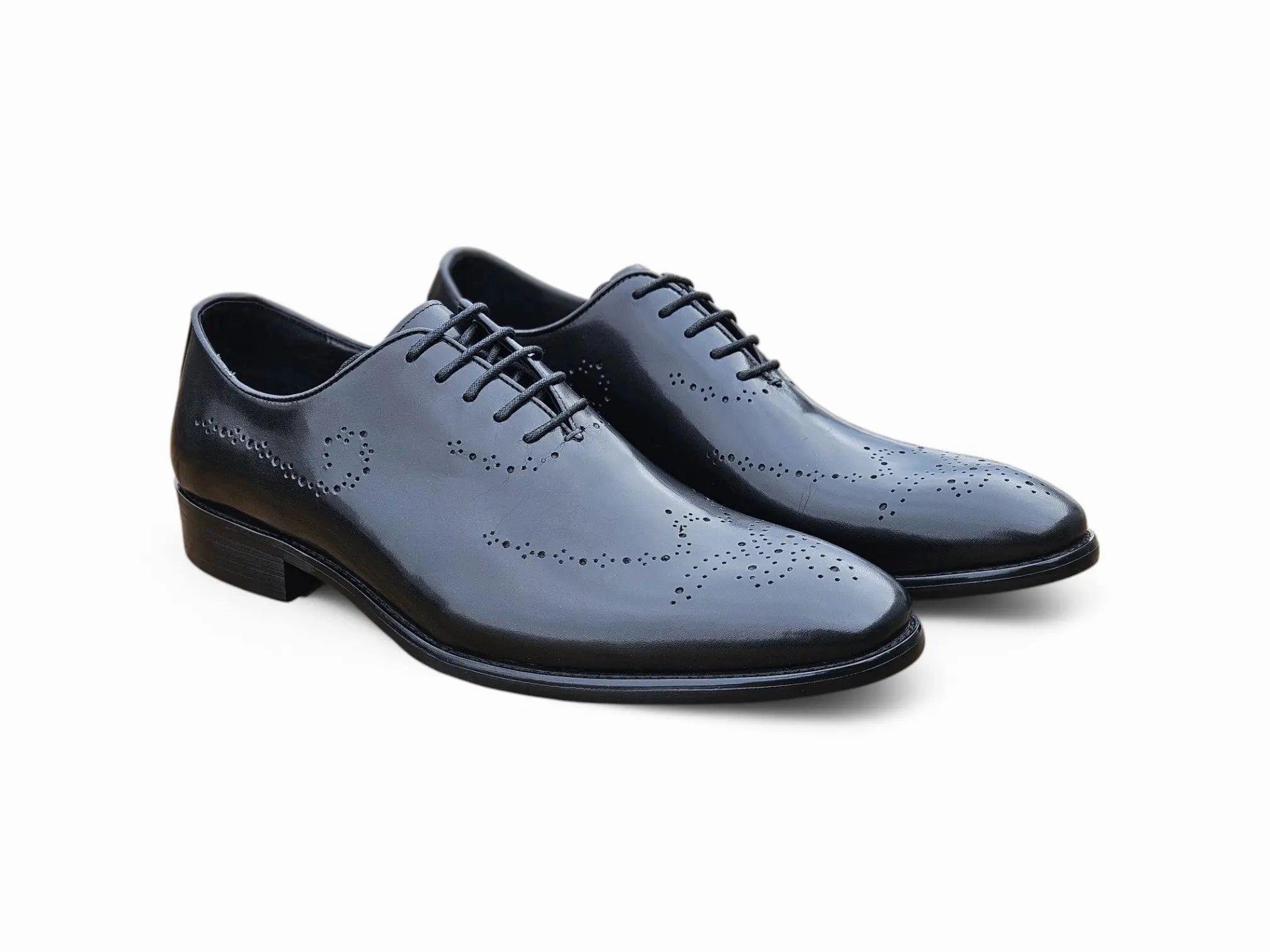Whole Cut Oxford with Medallions Zapatos Oxford