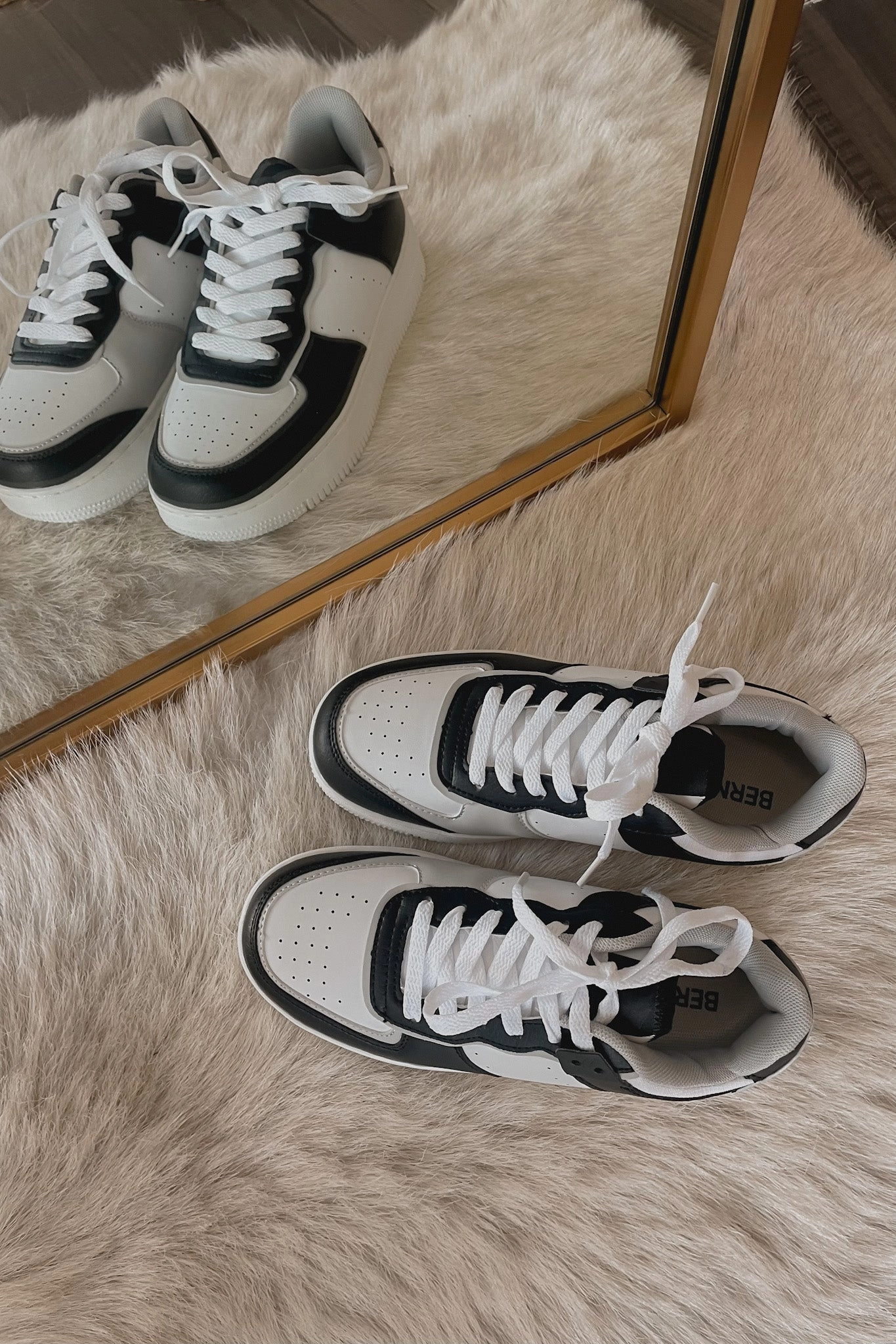 True Religion Tennis Shoes Paola Platform Low Top Sneakers