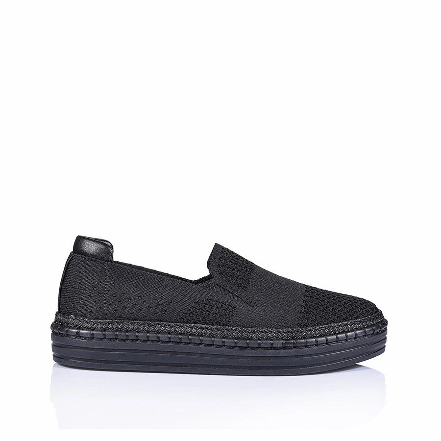 Queen Slip On Sneakers - Black/Black Womens Slip On Vans Black > Slip On