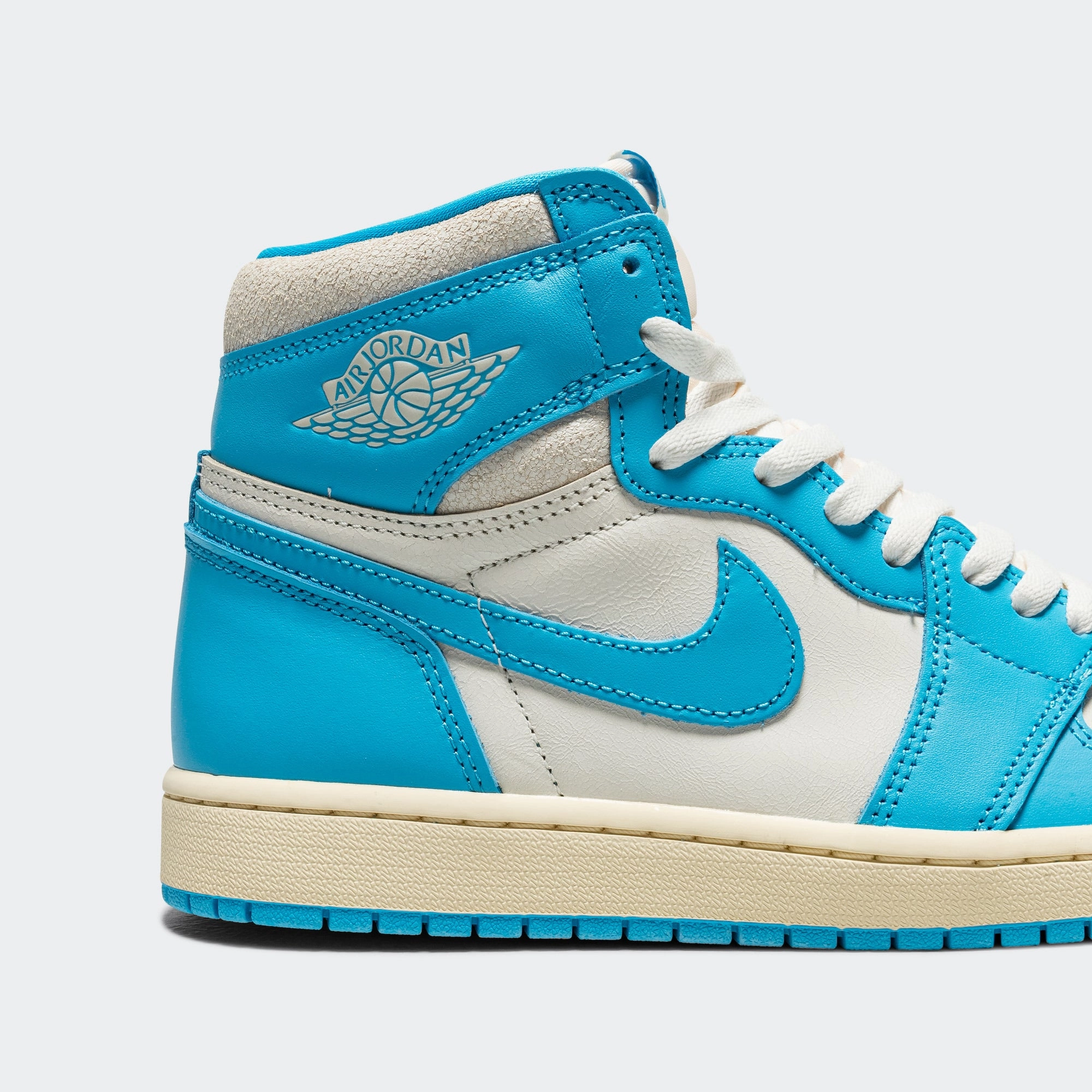 White Basketball Shoes With Pink Air Jordan 1 Retro High OG - Dark Powder Blue/Sail