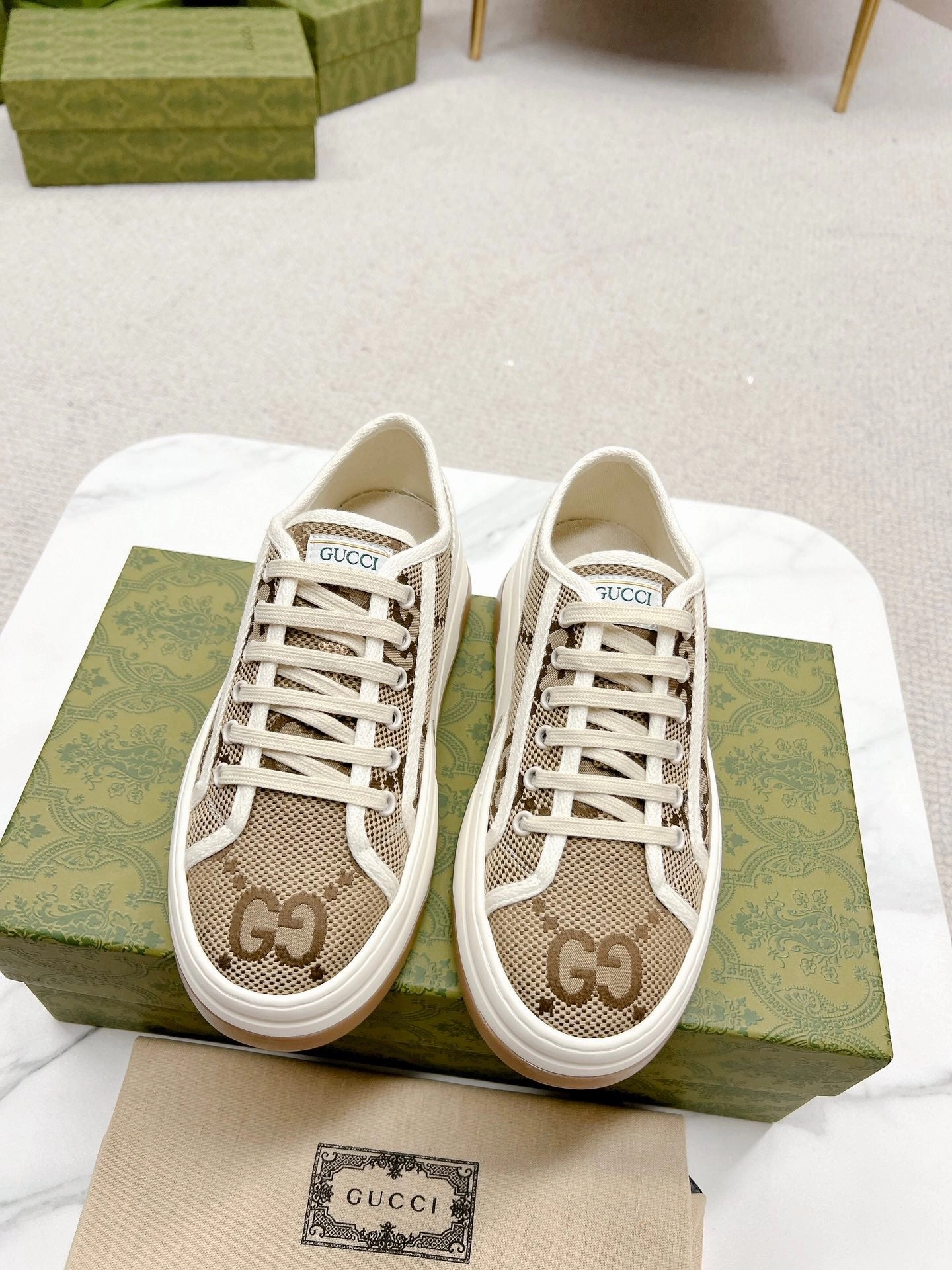 SE1045 Women's GG Sneaker / Size5-10 Capezio Tennis Shoes