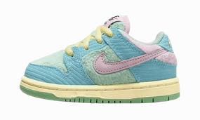 SB Dunk Low Verdy Visty (TD) Nike. Basketball Shoes