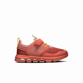 On Running Cloud Play Terra Wide Toe Running Shoes