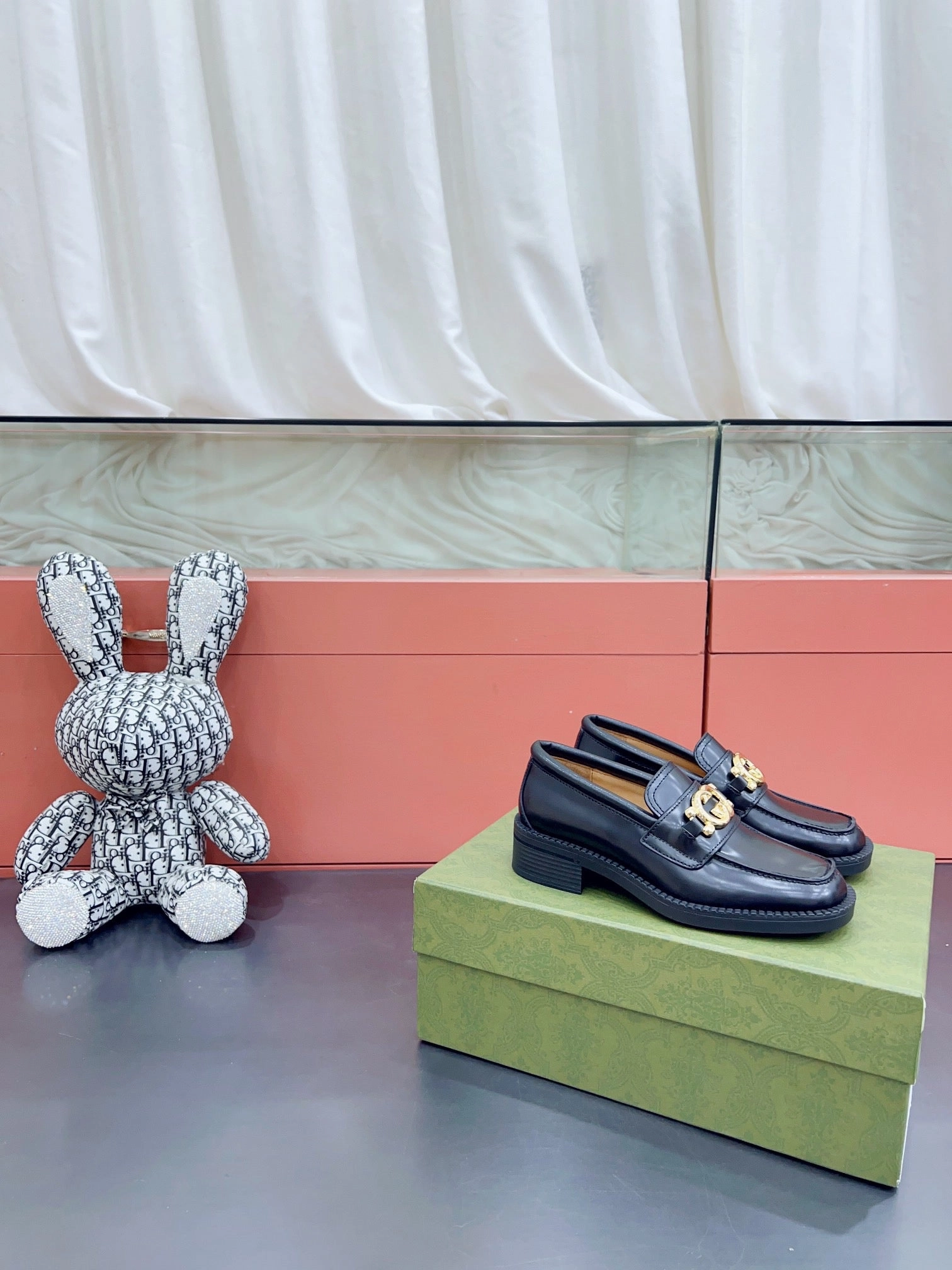 Dexflex Comfort Loafers SE972 Women's loafer with InterlockingGG / Size5-9