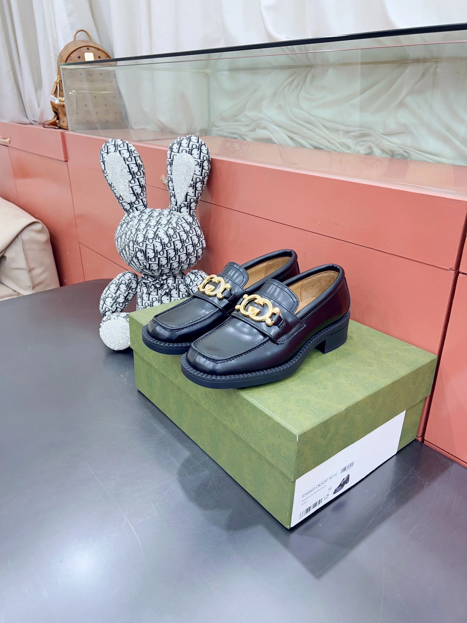 Silver Loafers Outfit SE972 Women's loafer with InterlockingGG / Size5-9