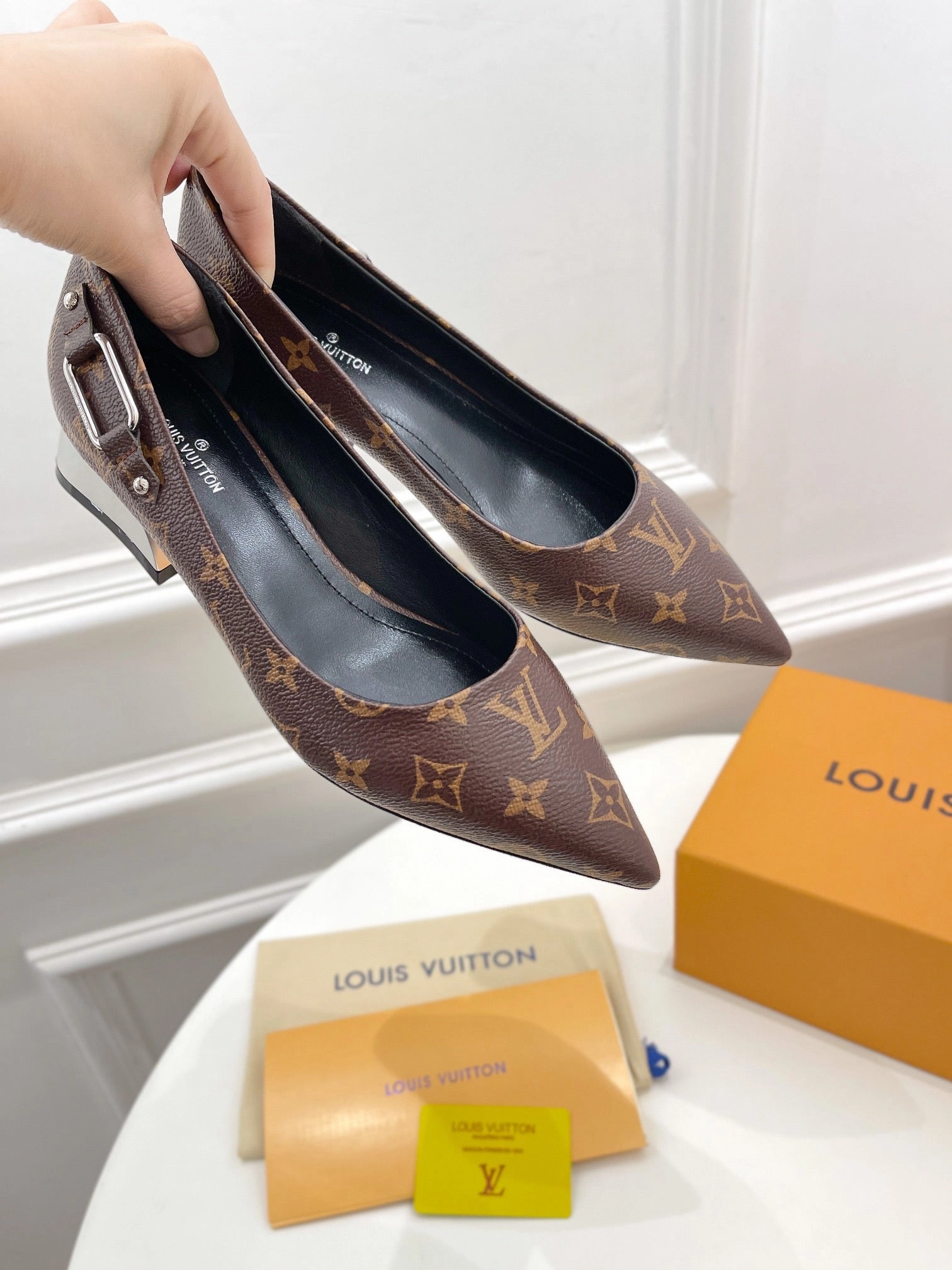 Casual Wear And Shoes SE807 Pointed Toe Flats / Size4-11