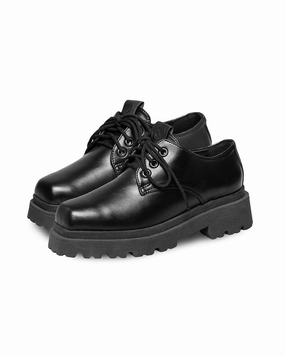 Sienna Squared Derbs Black made of Vegea grape leather High Shine Derby Shoes