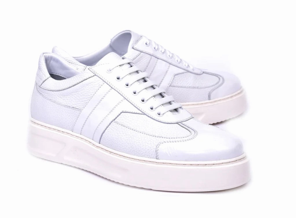 Style: 5769-White Slip On Tiger