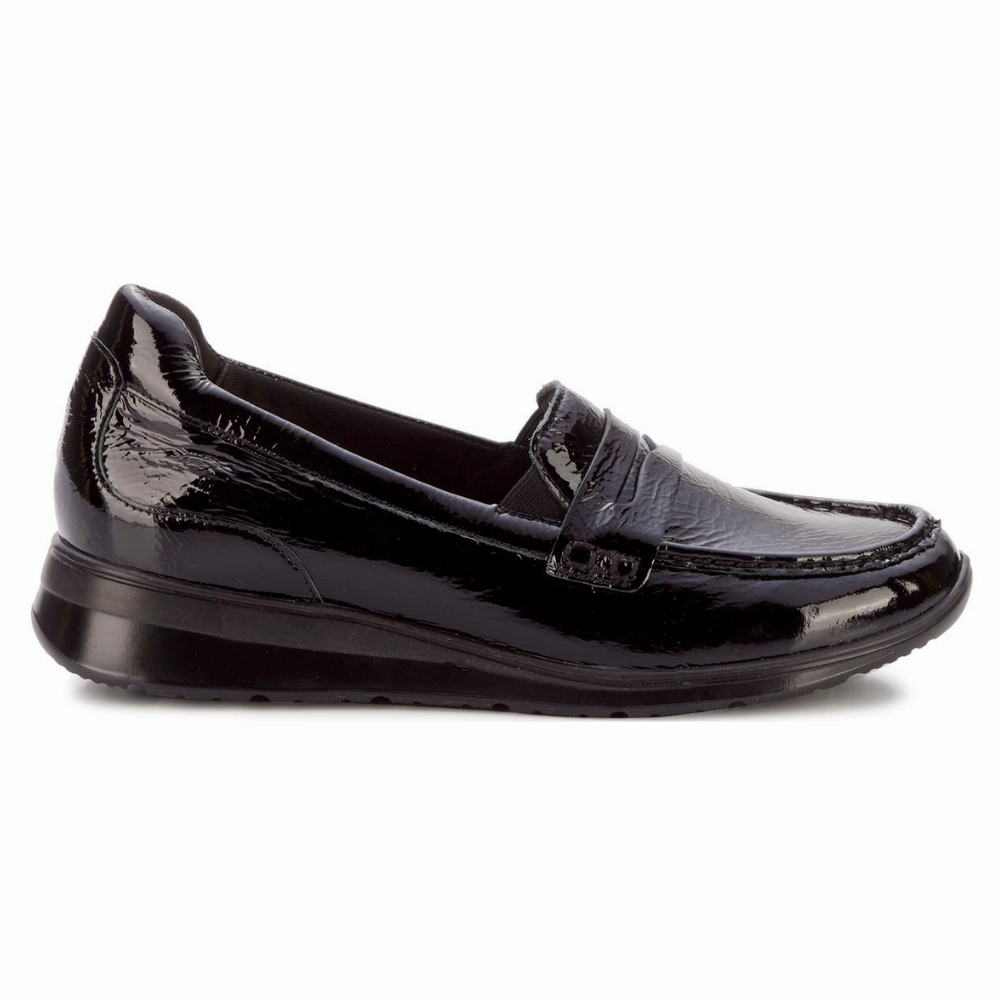 Ros Hommerson Dannon Black Crinkle Patent Loafer (Women's)
