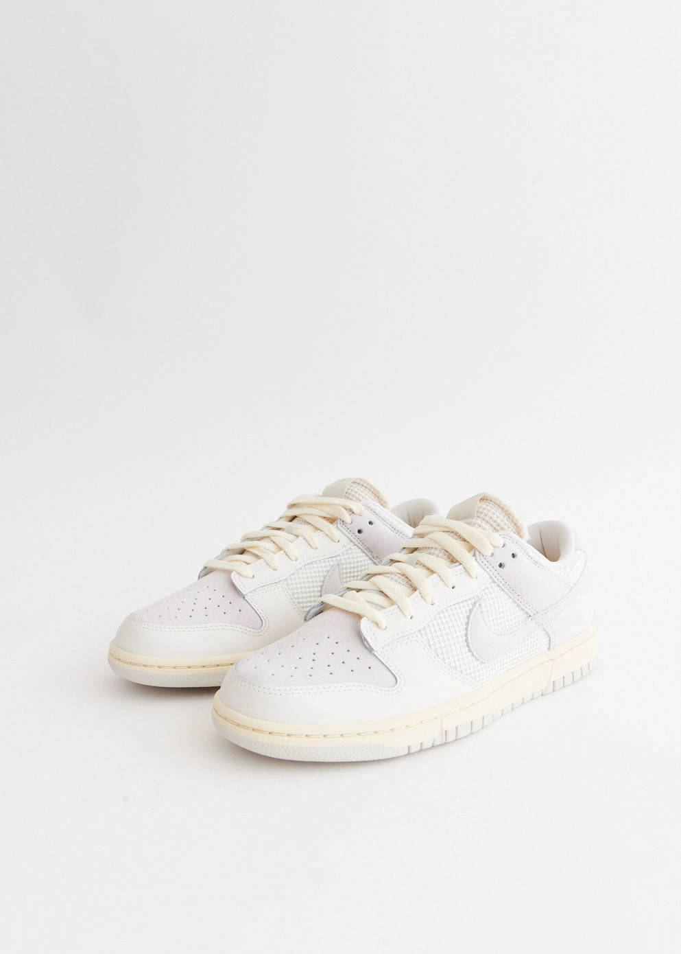 Dunk Low 'Phantom' Sneakers Basketball Shoes That Run Wide