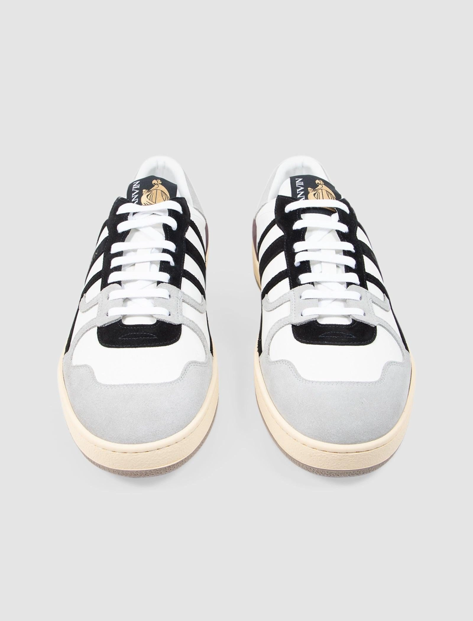 TENNIS LOW SNEAKER Tuxedos And Tennis Shoes Catering